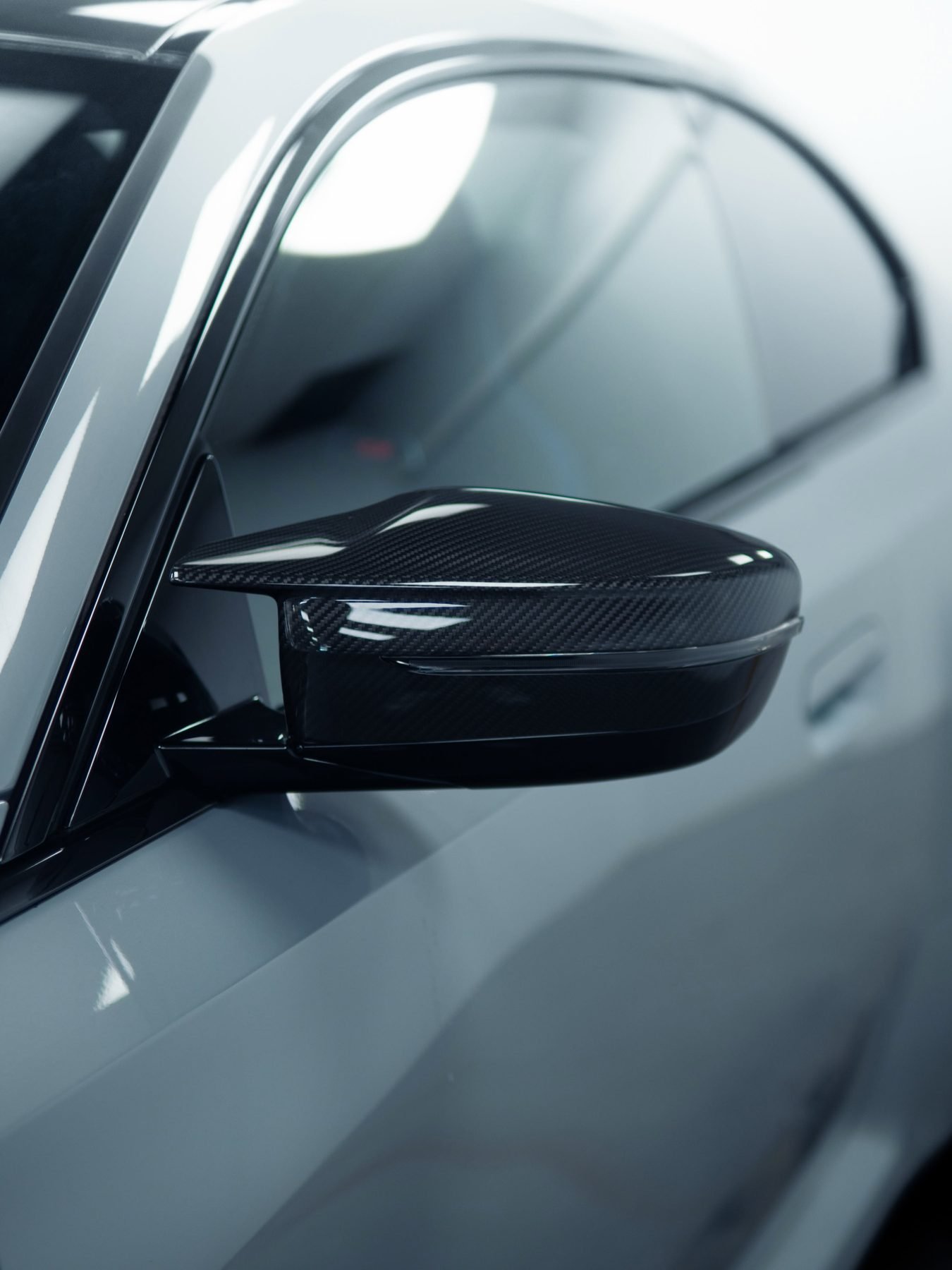 מראת קרבון של BMW M2 CS אחרי ציפוי ננו