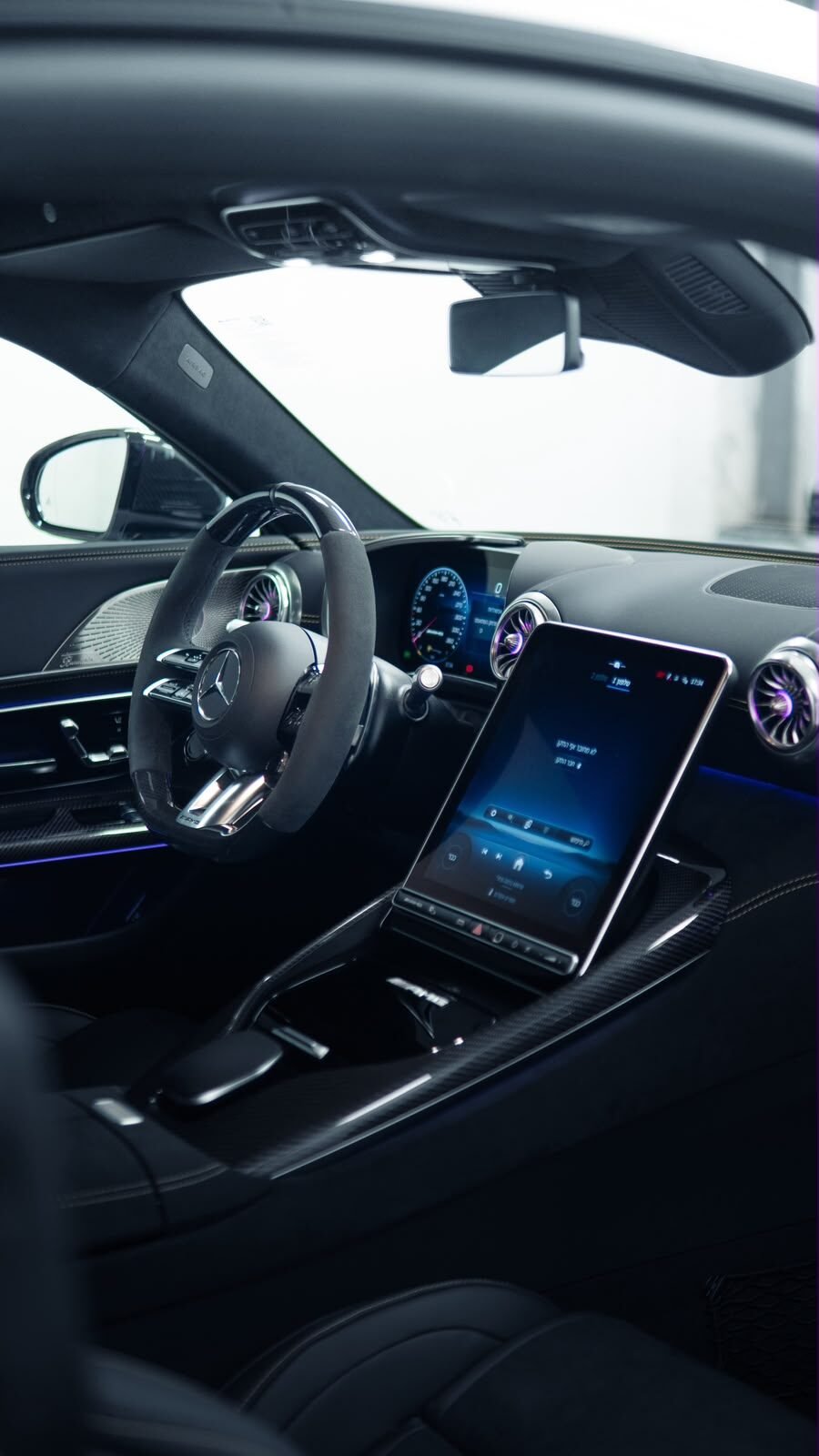 הגה AMG ולוח מחוונים במרצדס AMG GT 63
